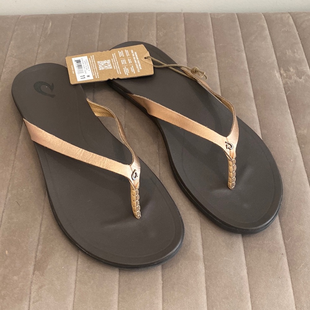 Olukai Ho’opio Leather Sandal - Women’s size 11